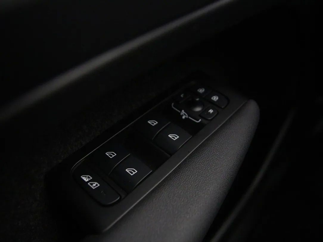 Volvo XC40 | 25