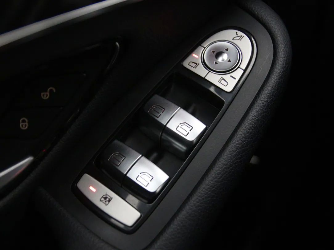 Mercedes-Benz GLC220 | 24