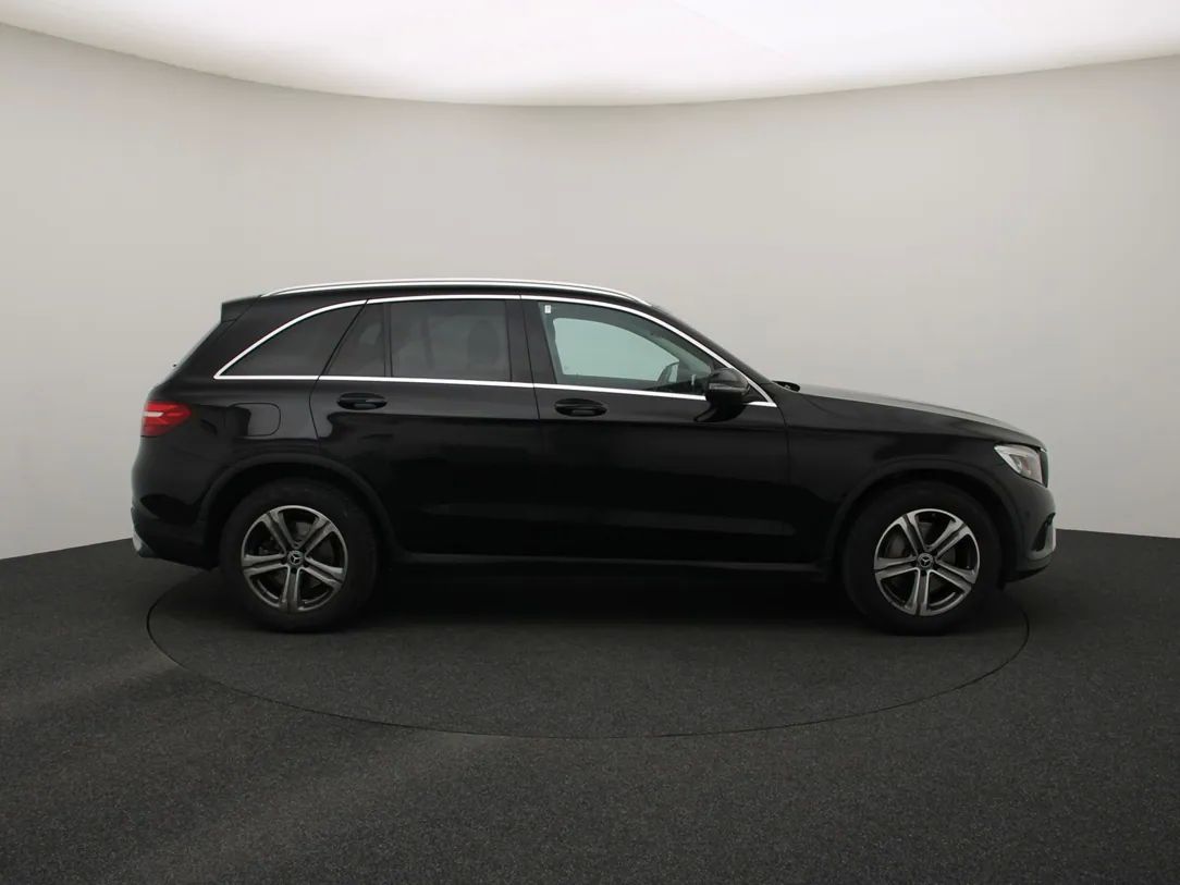 Mercedes-Benz GLC220 | 8