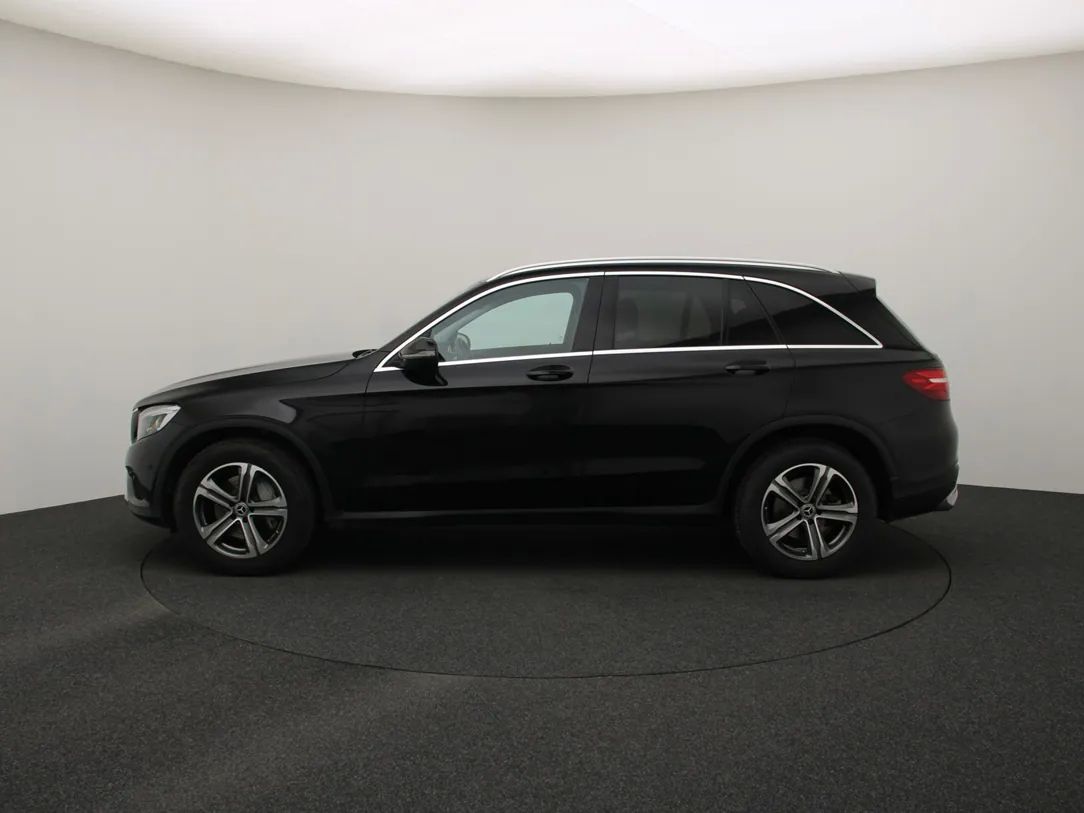 Mercedes-Benz GLC220 | 5