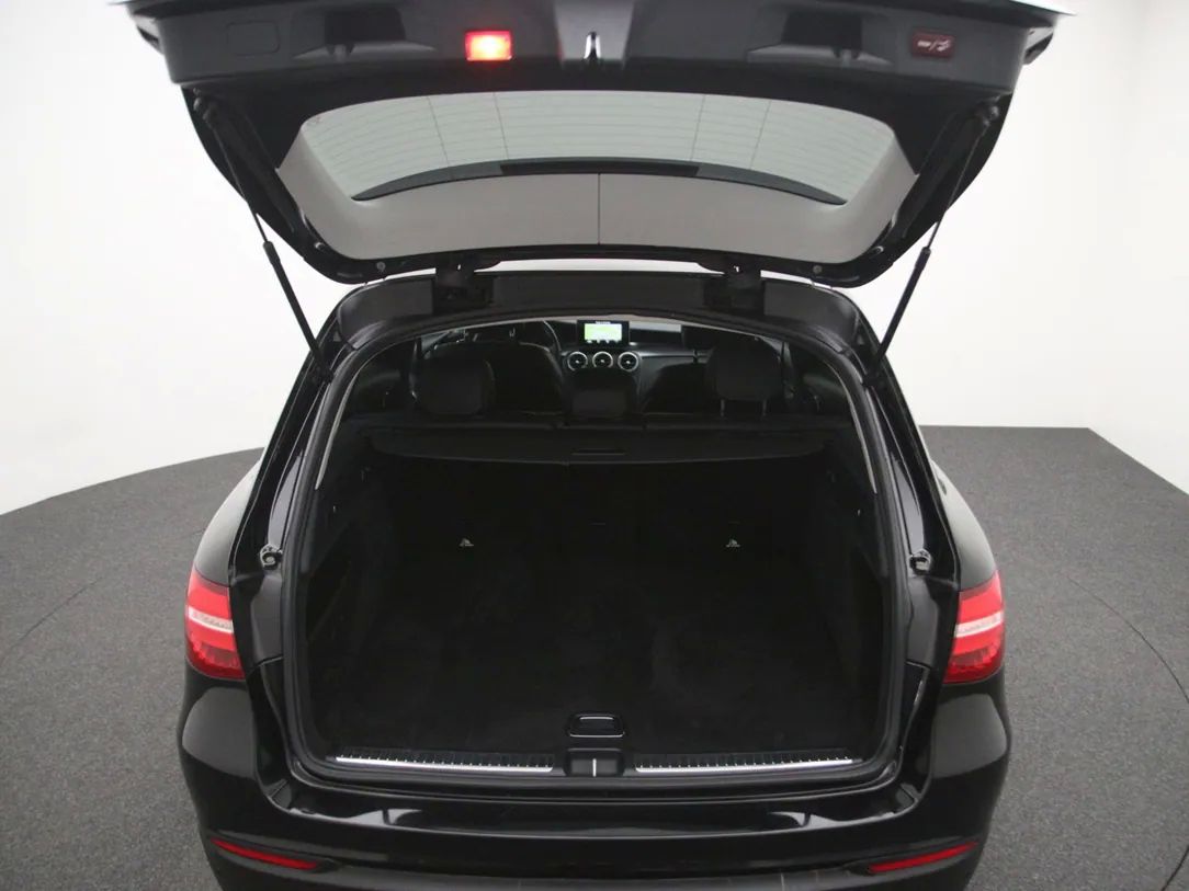 Mercedes-Benz GLC220 | 33
