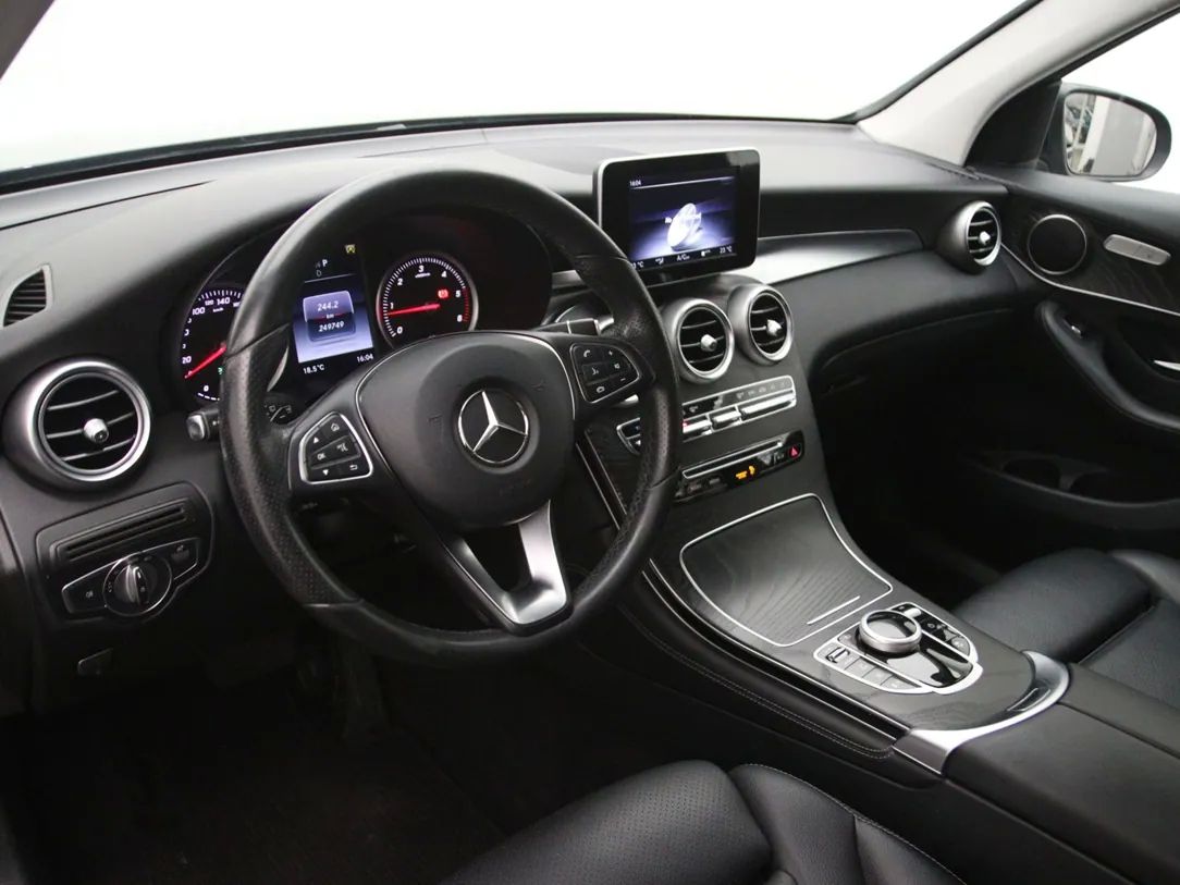 Mercedes-Benz GLC220 | 15