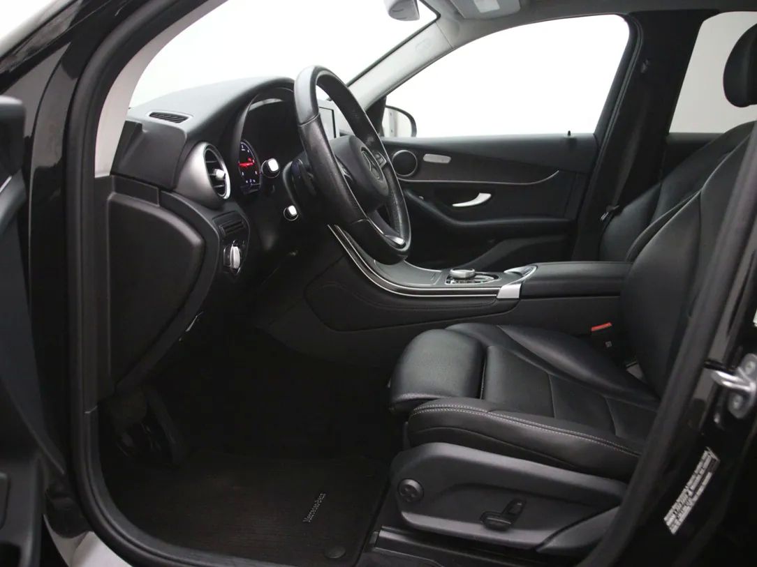Mercedes-Benz GLC220 | 3