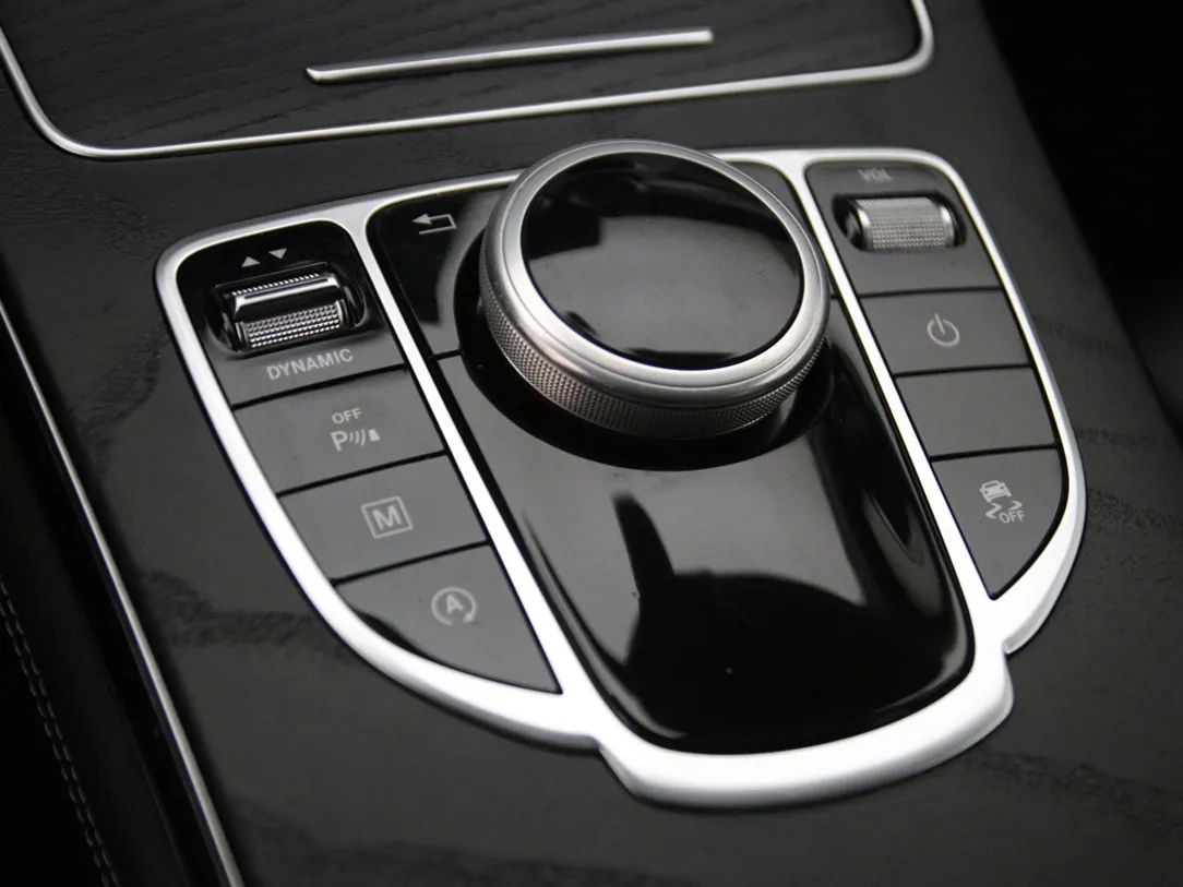 Mercedes-Benz GLC220 | 27
