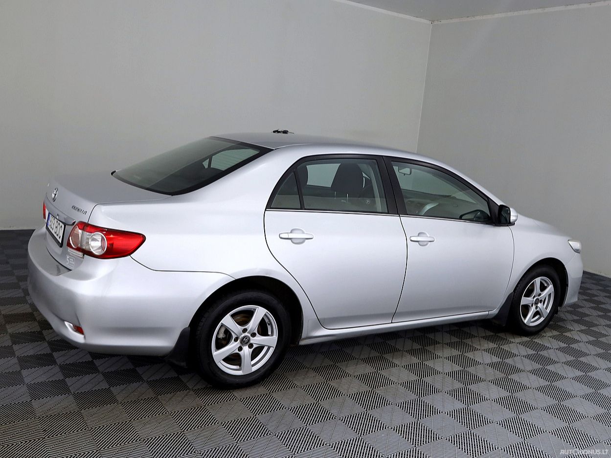 Toyota Corolla | 2