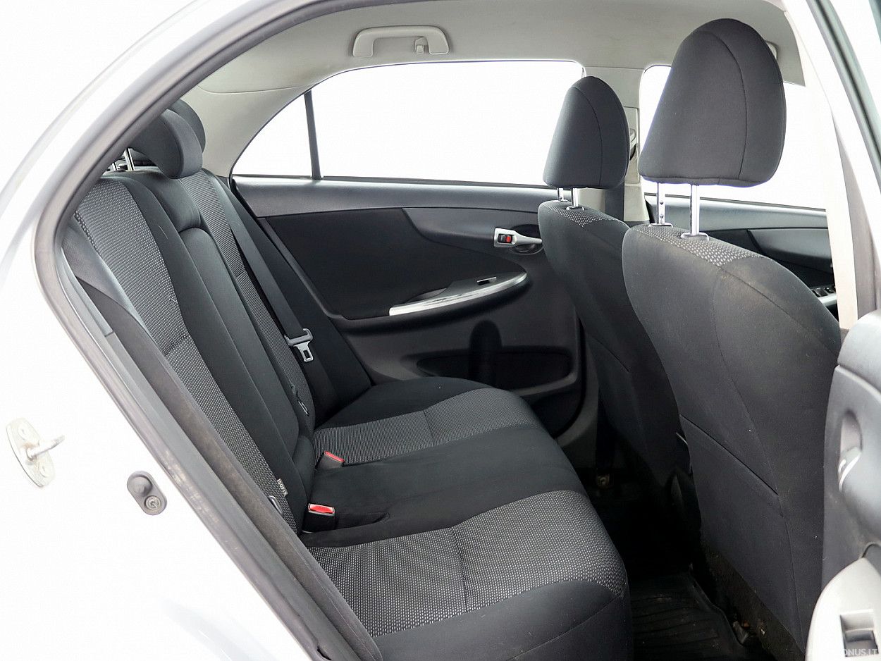 Toyota Corolla | 6