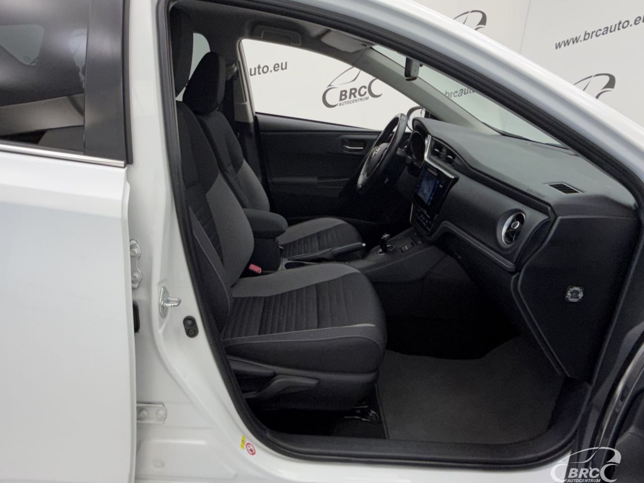 Toyota Auris | 3