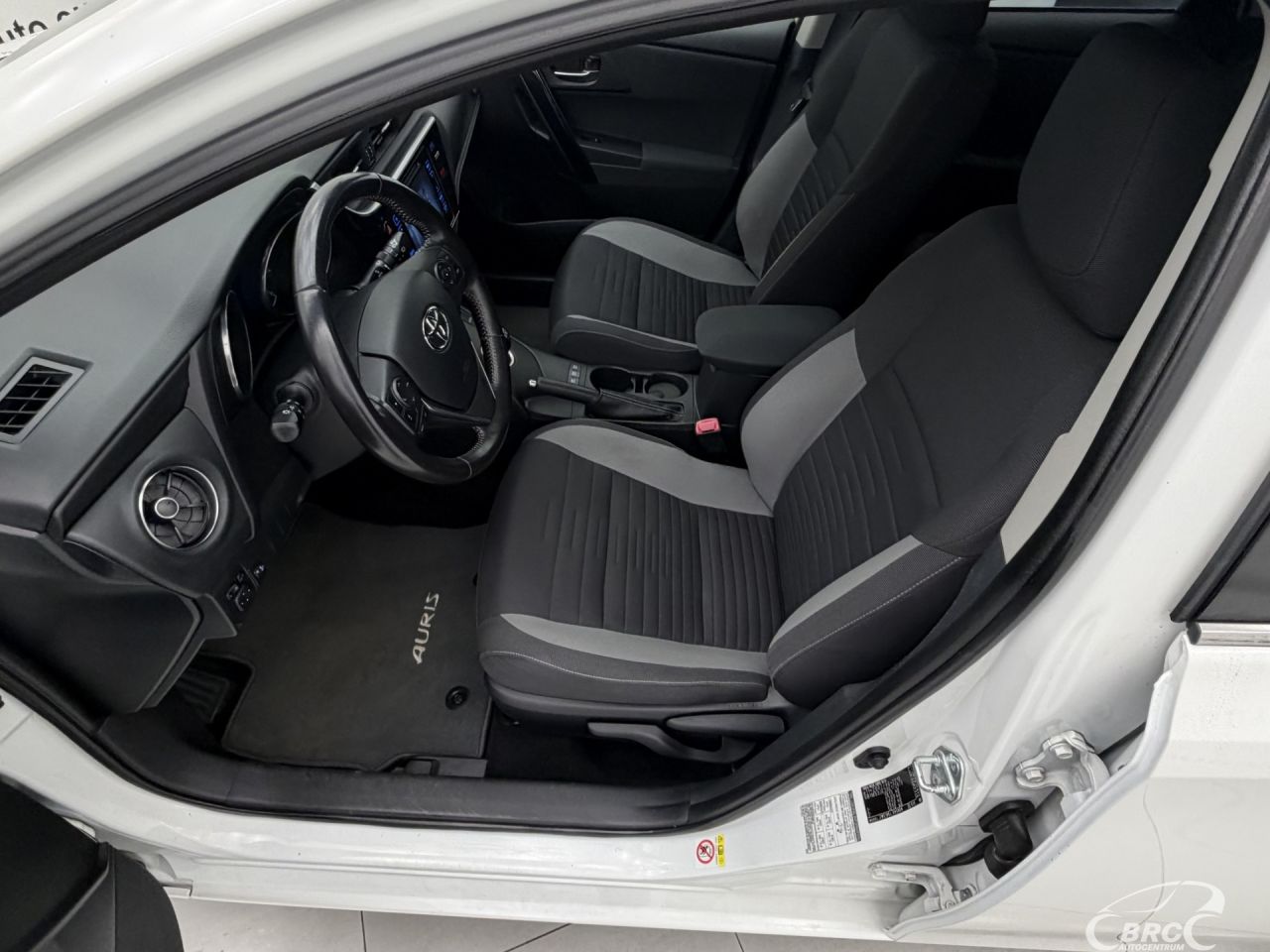 Toyota Auris | 18