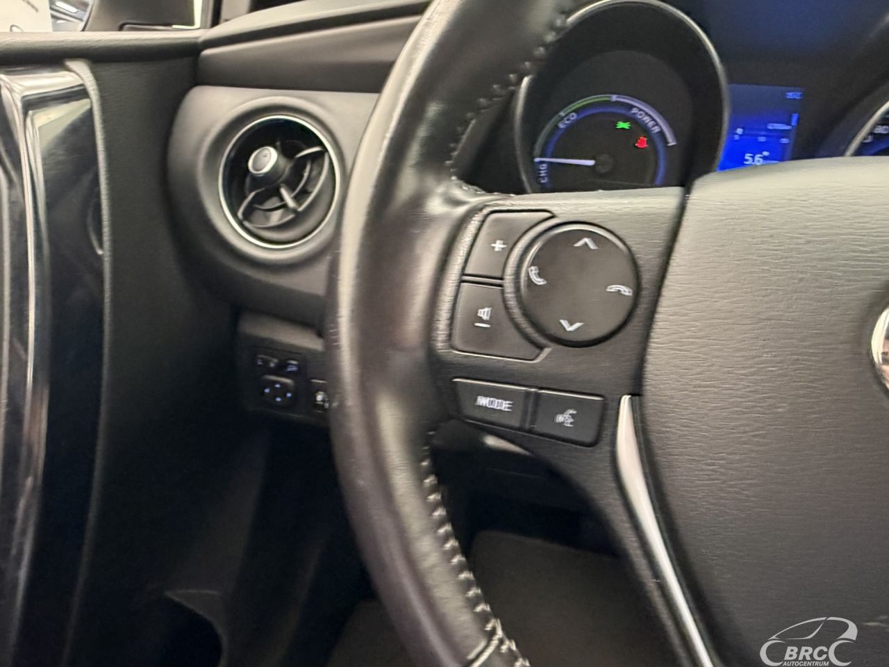 Toyota Auris | 24