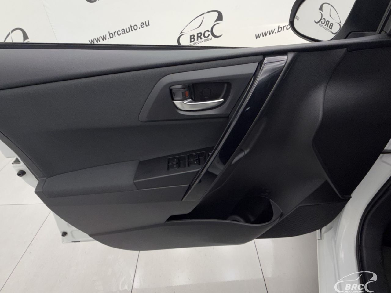 Toyota Auris | 15