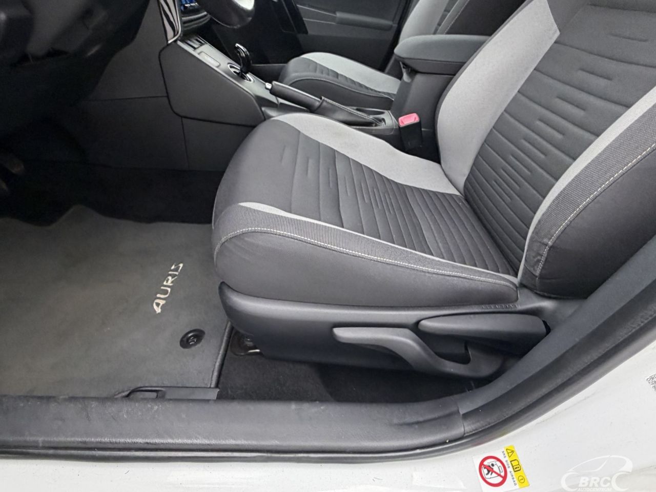 Toyota Auris | 17
