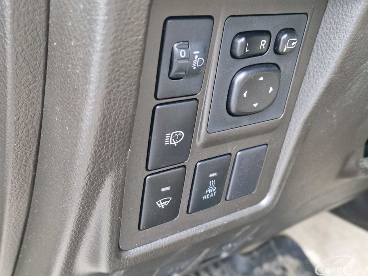 Toyota Land Cruiser | 5