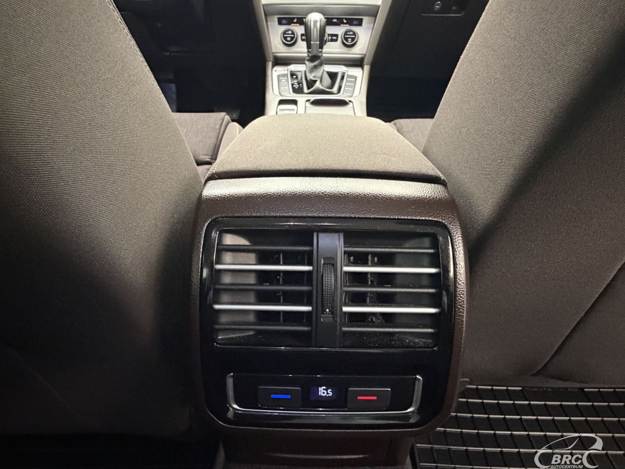 Volkswagen Passat | 12