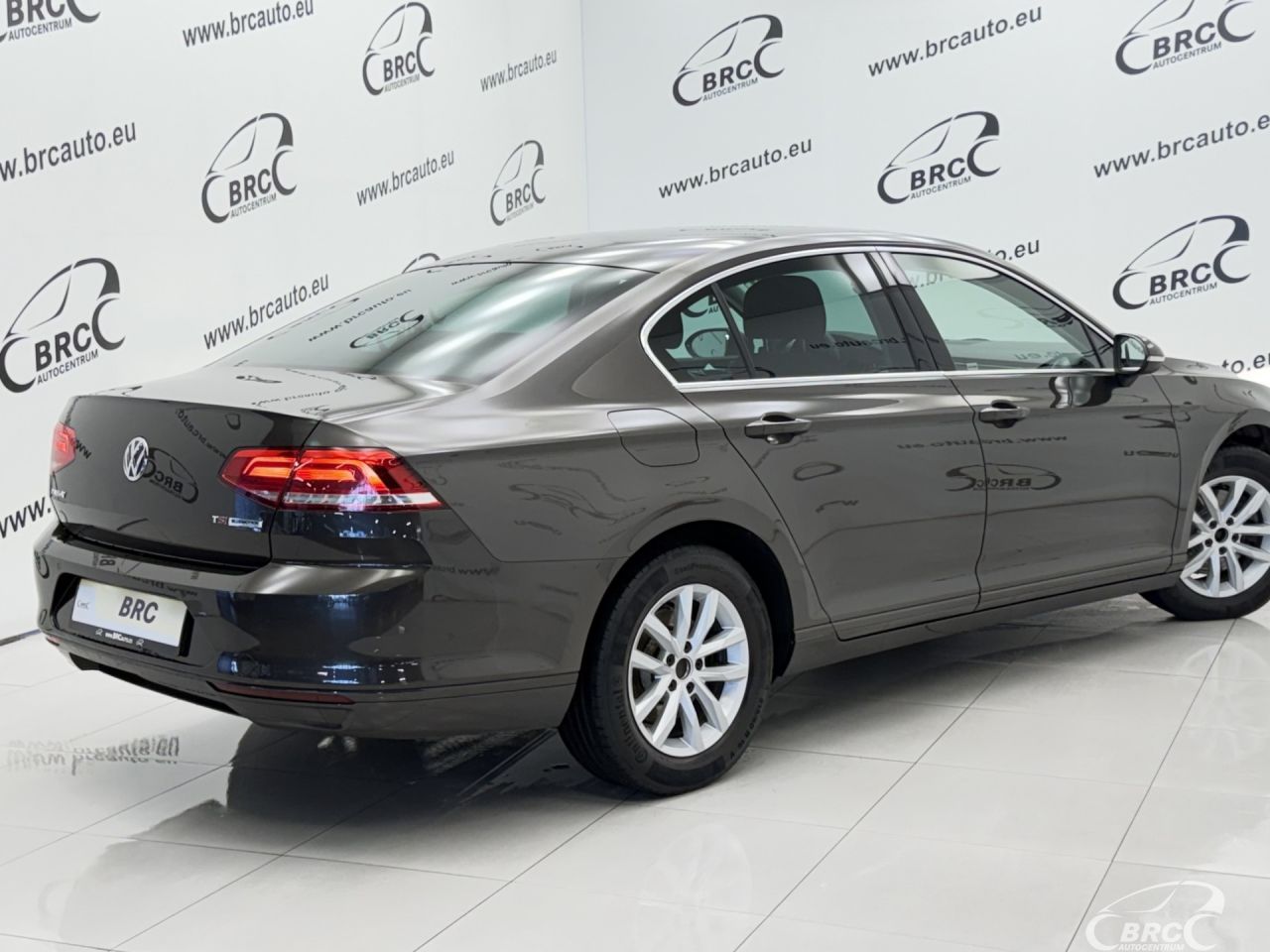 Volkswagen Passat | 1