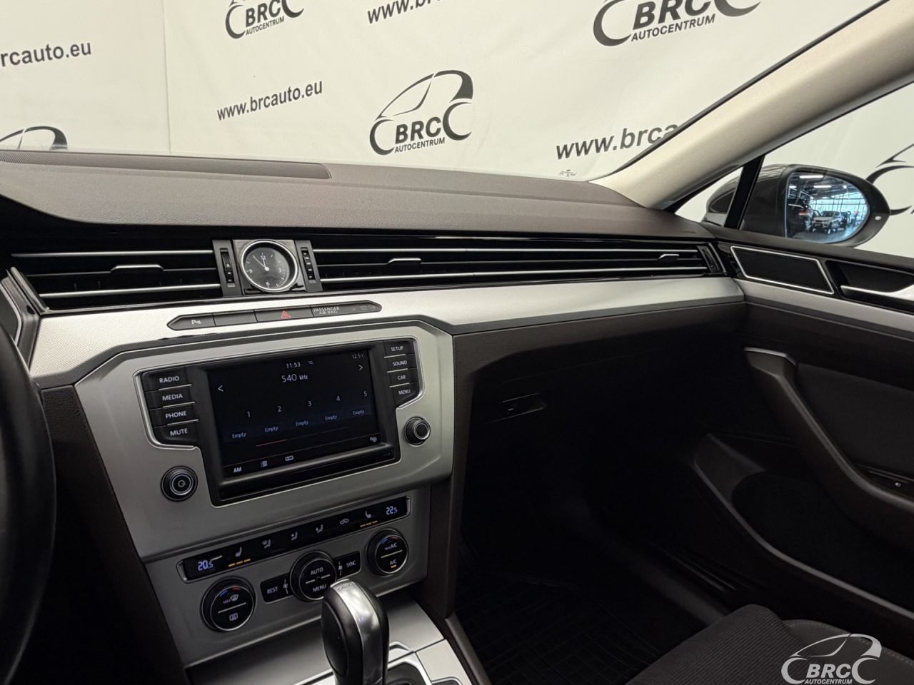 Volkswagen Passat | 28