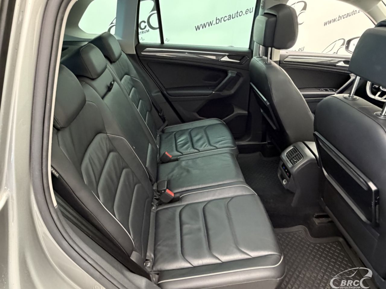 Volkswagen Tiguan | 9