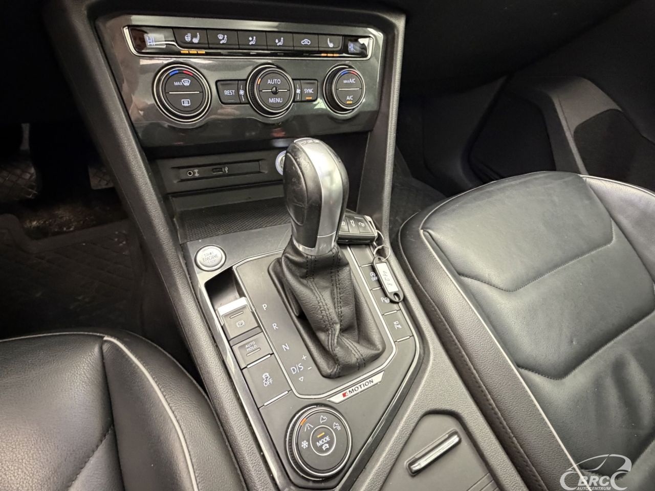 Volkswagen Tiguan | 25