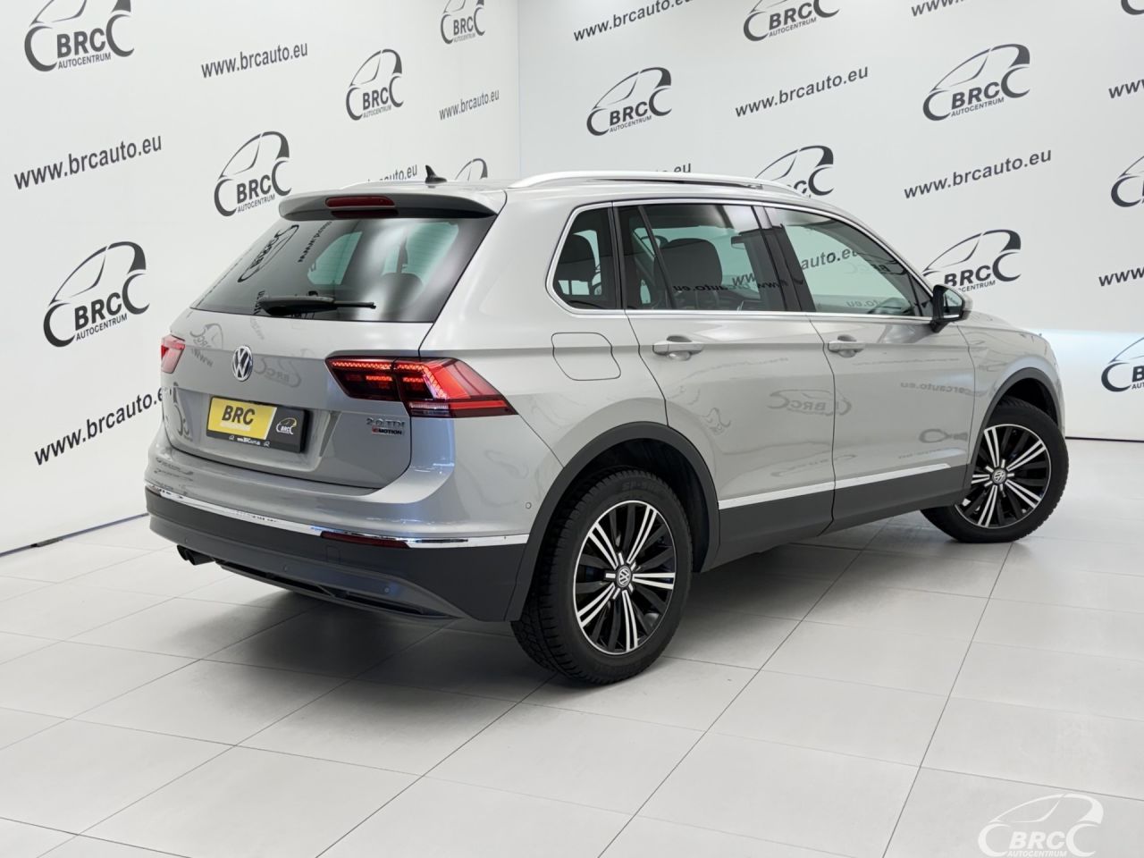 Volkswagen Tiguan | 1