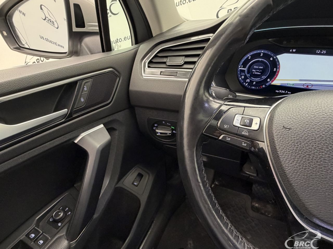 Volkswagen Tiguan | 29