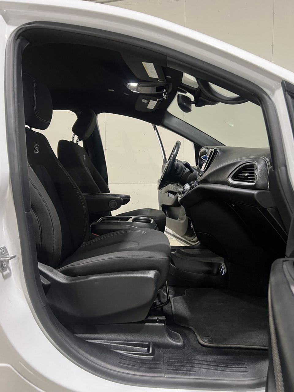 Chrysler Pacifica | 5