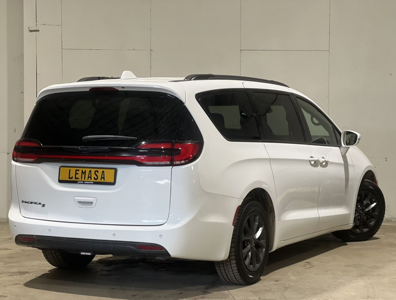 Chrysler Pacifica | 2
