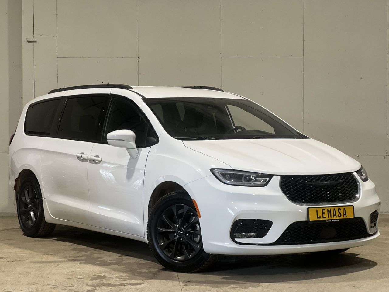 Chrysler Pacifica | 1