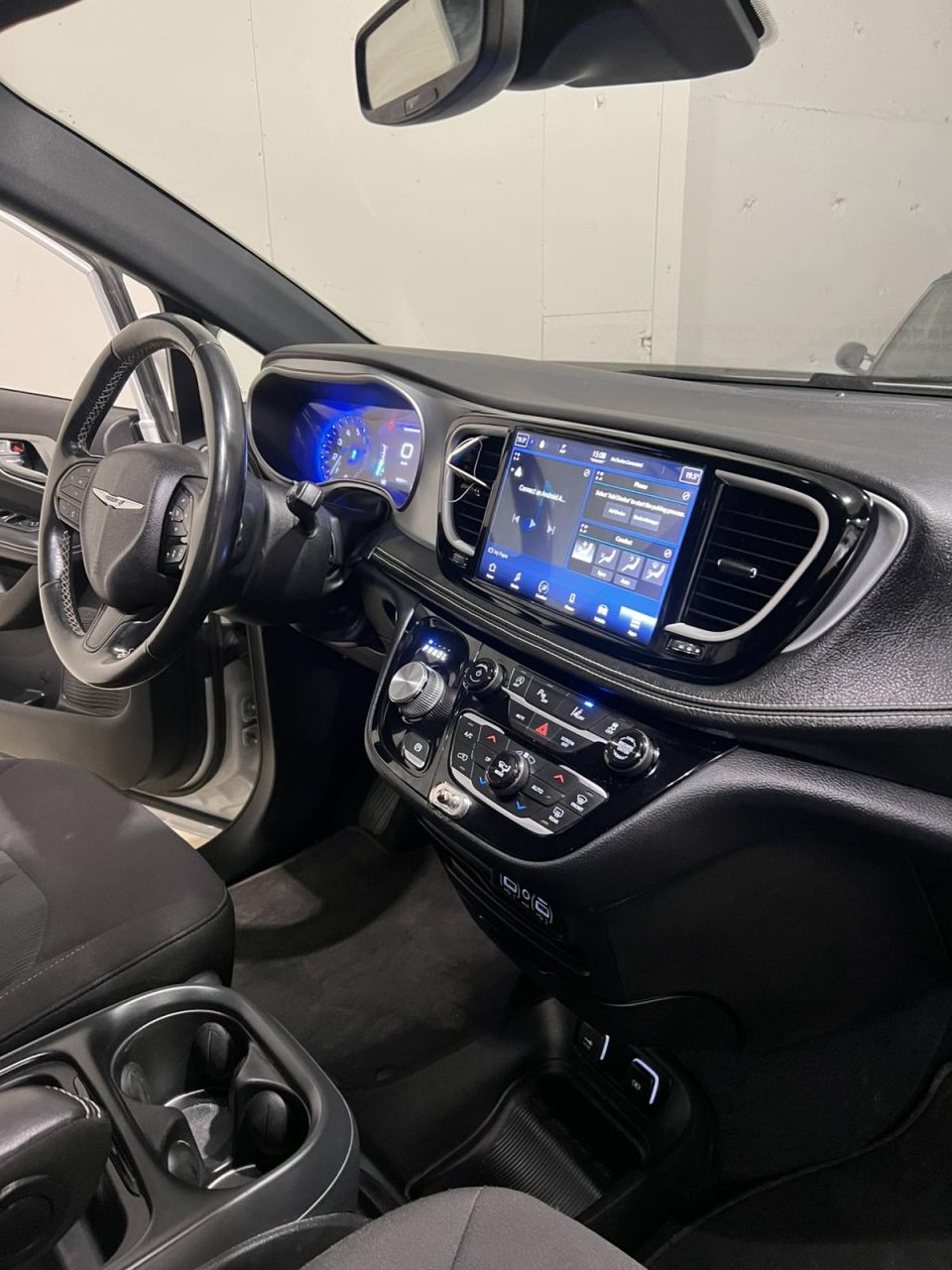 Chrysler Pacifica | 6
