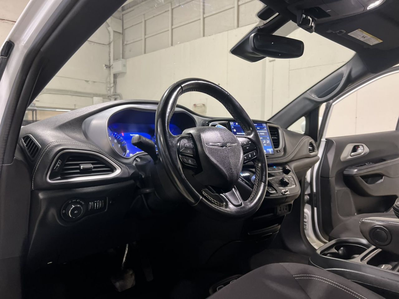 Chrysler Pacifica | 4