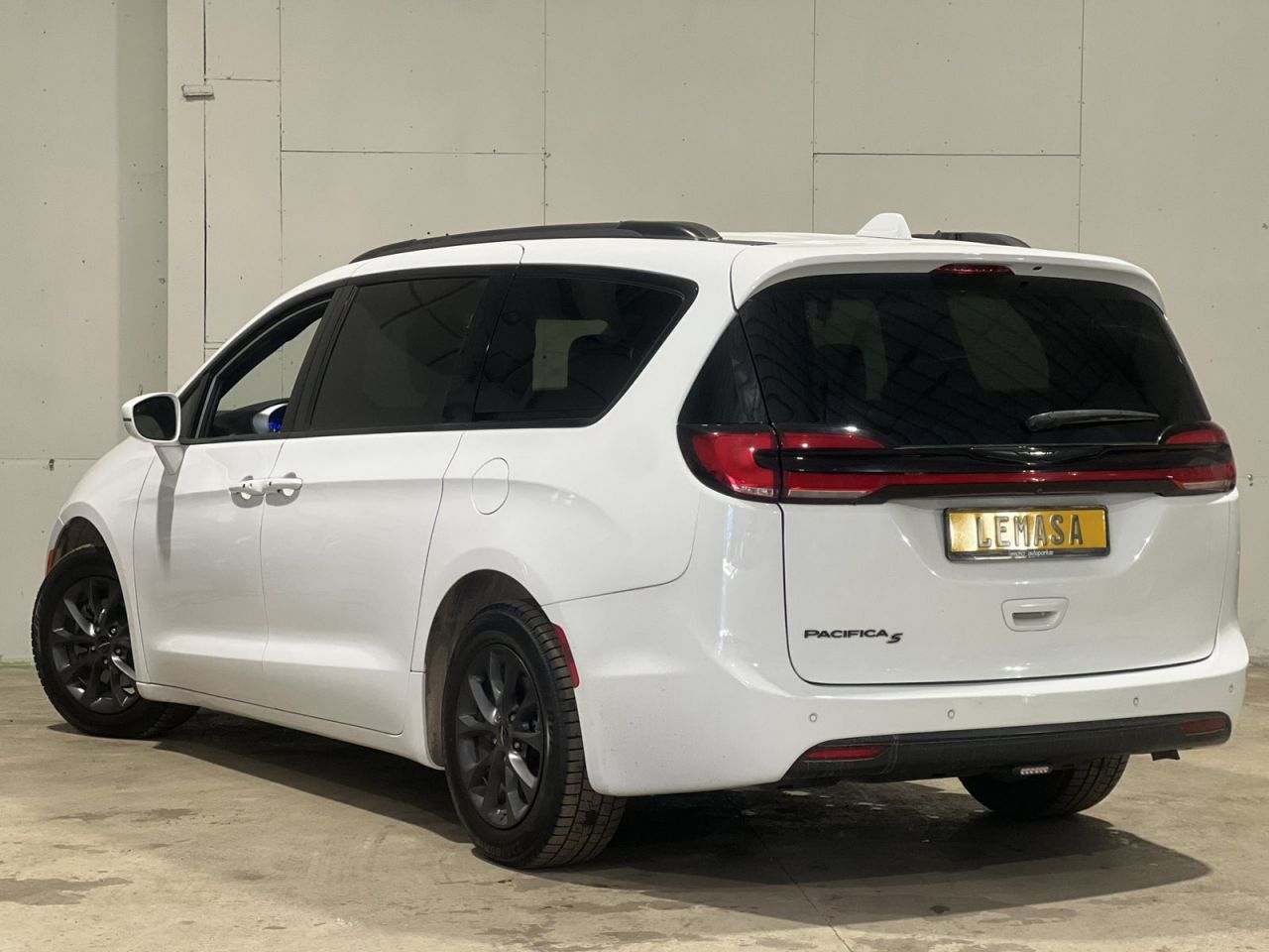 Chrysler Pacifica | 3