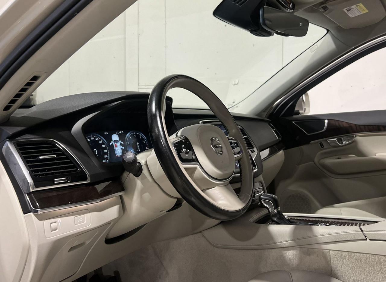 Volvo XC90 | 6