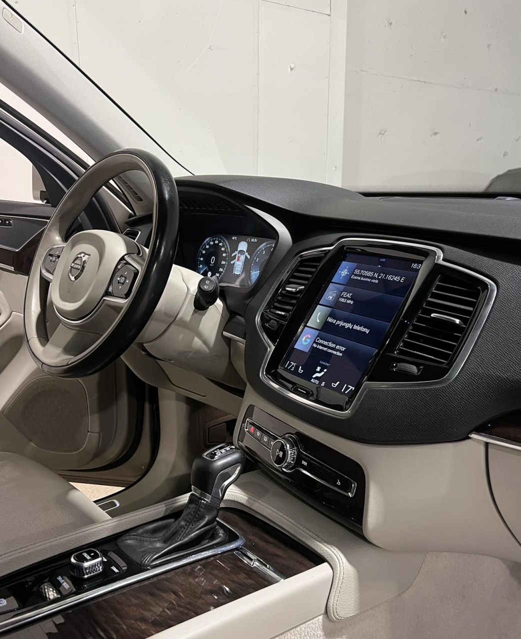 Volvo XC90 | 4