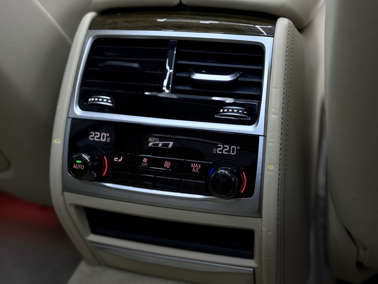 BMW 740 | 16