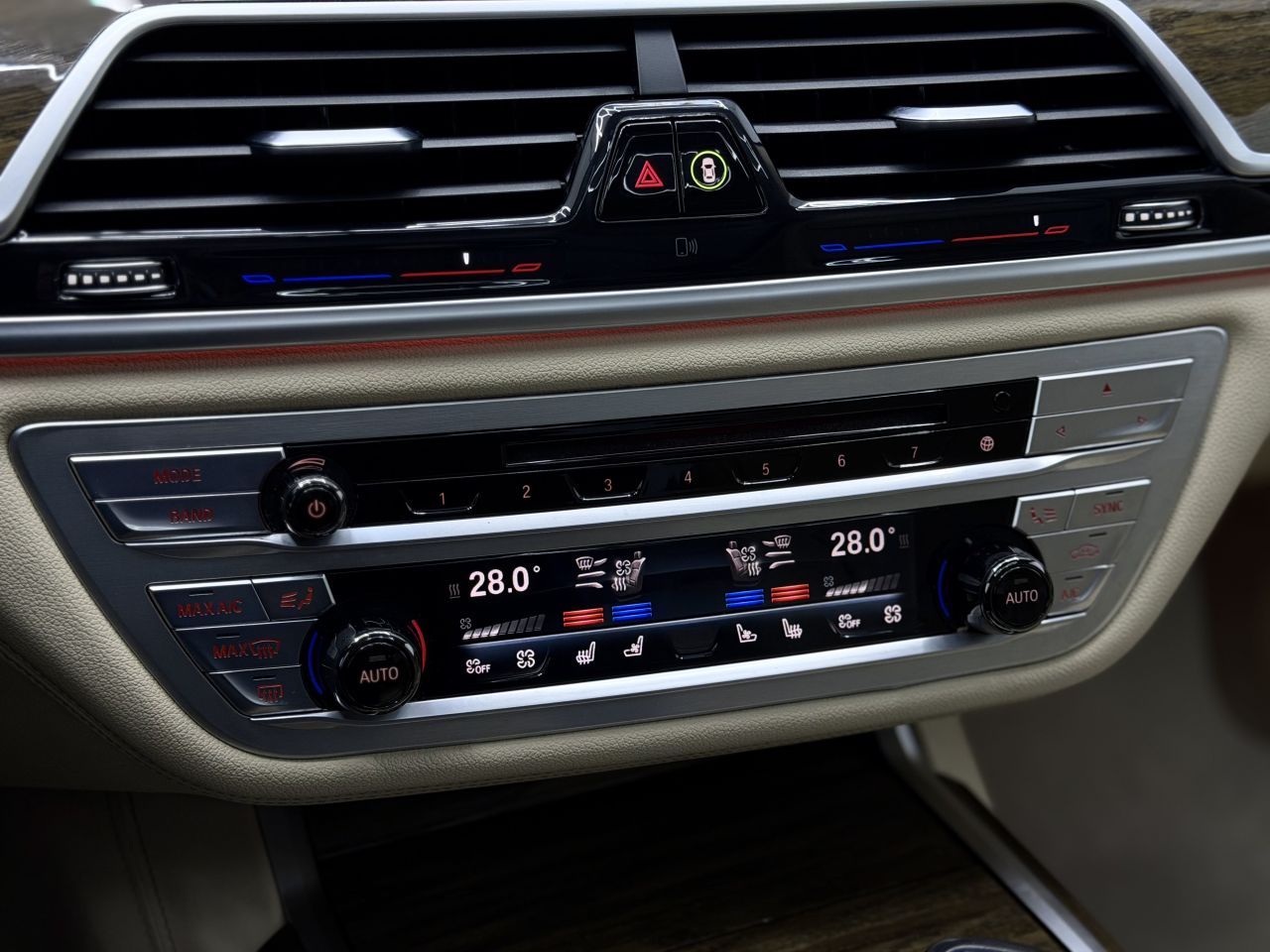BMW 740 | 23