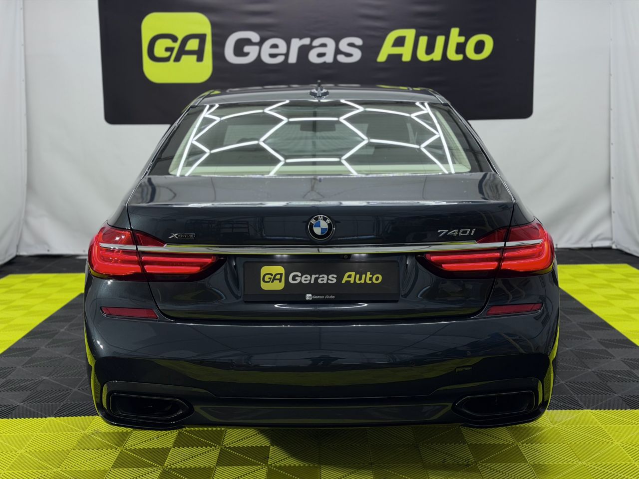 BMW 740 | 4
