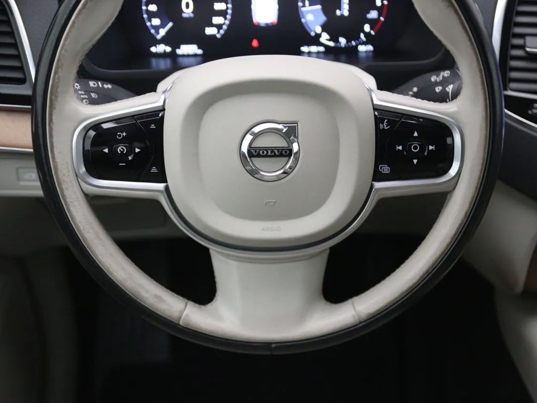 Volvo XC90 | 18
