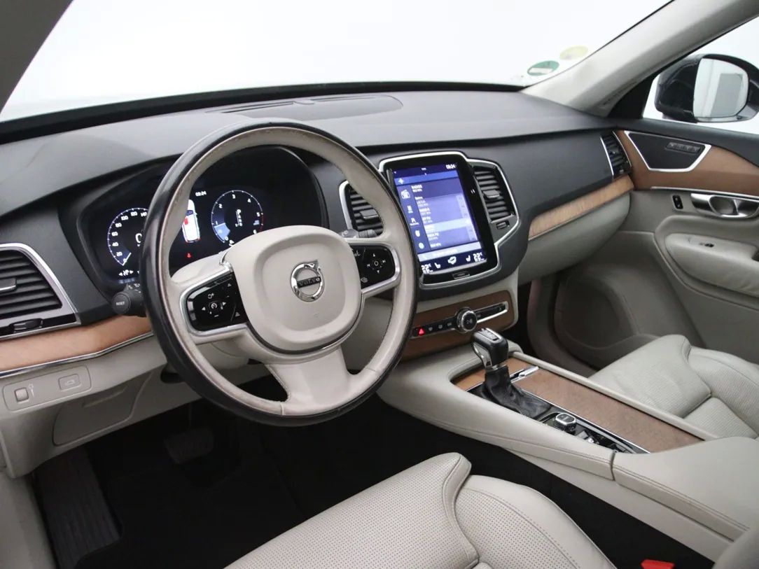 Volvo XC90 | 16