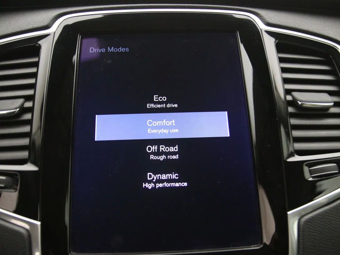 Volvo XC90 | 33