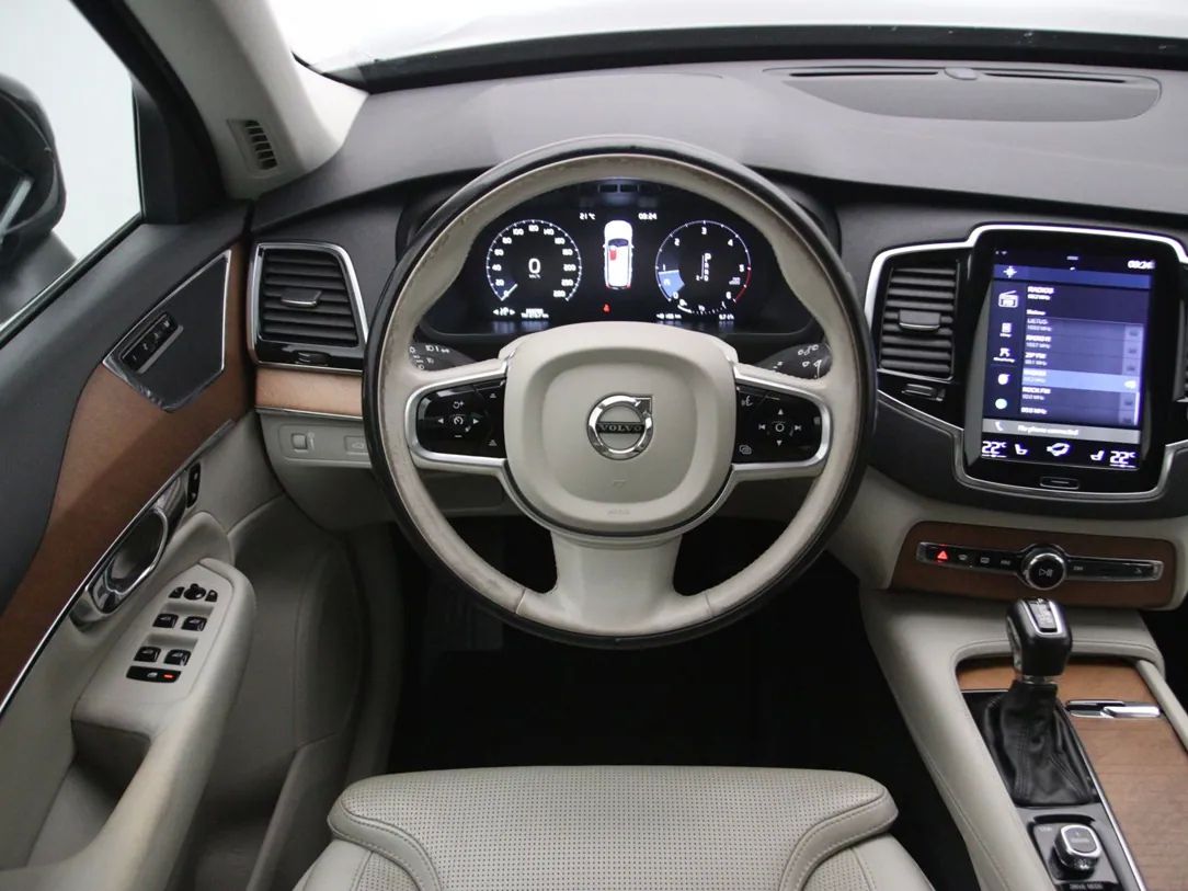 Volvo XC90 | 17