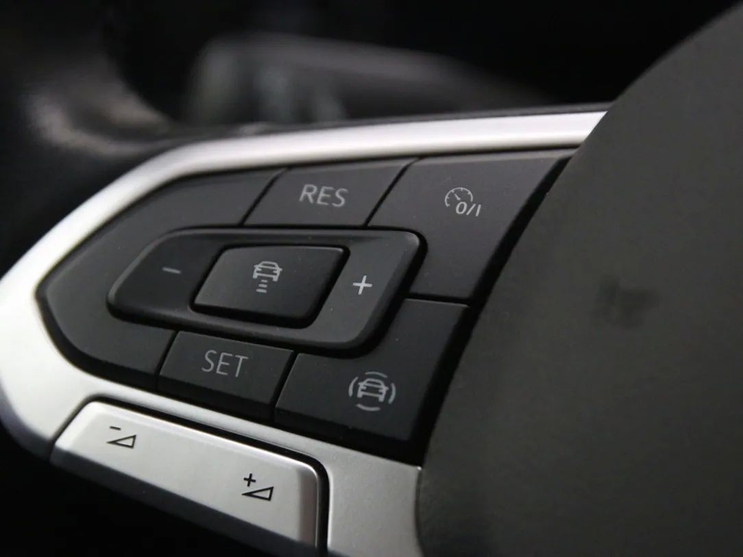 Volkswagen Golf | 27