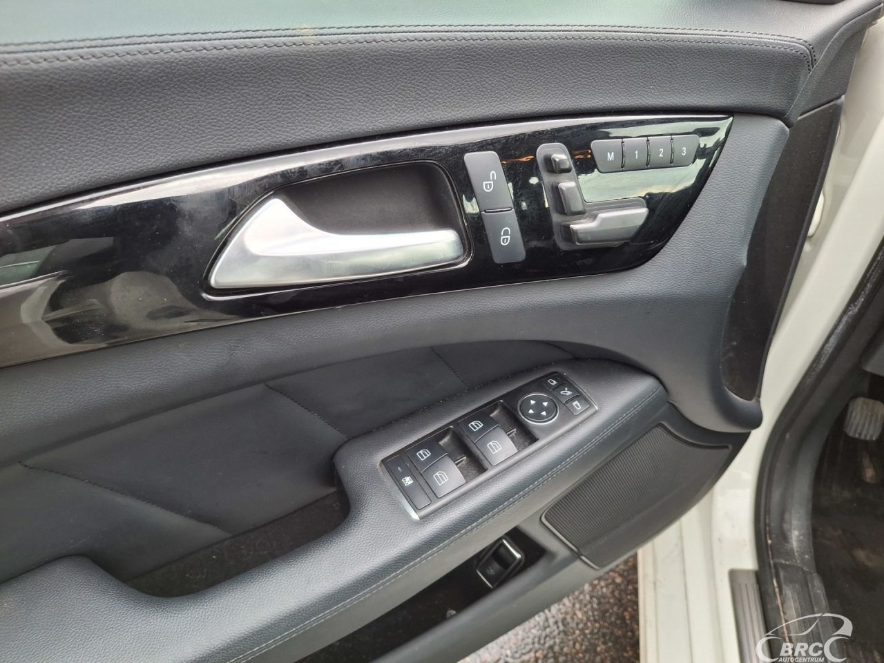 Mercedes-Benz CLS350 | 5