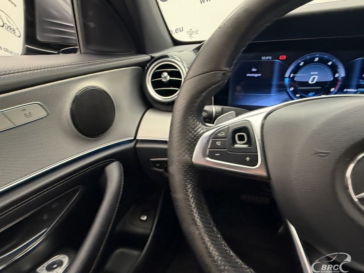 Mercedes-Benz E220 | 29