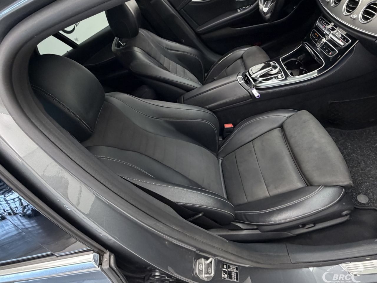 Mercedes-Benz E220 | 4