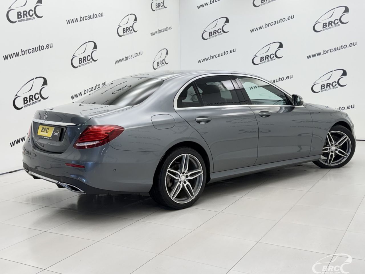Mercedes-Benz E220 | 1