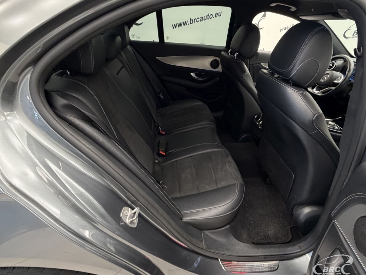 Mercedes-Benz E220 | 10