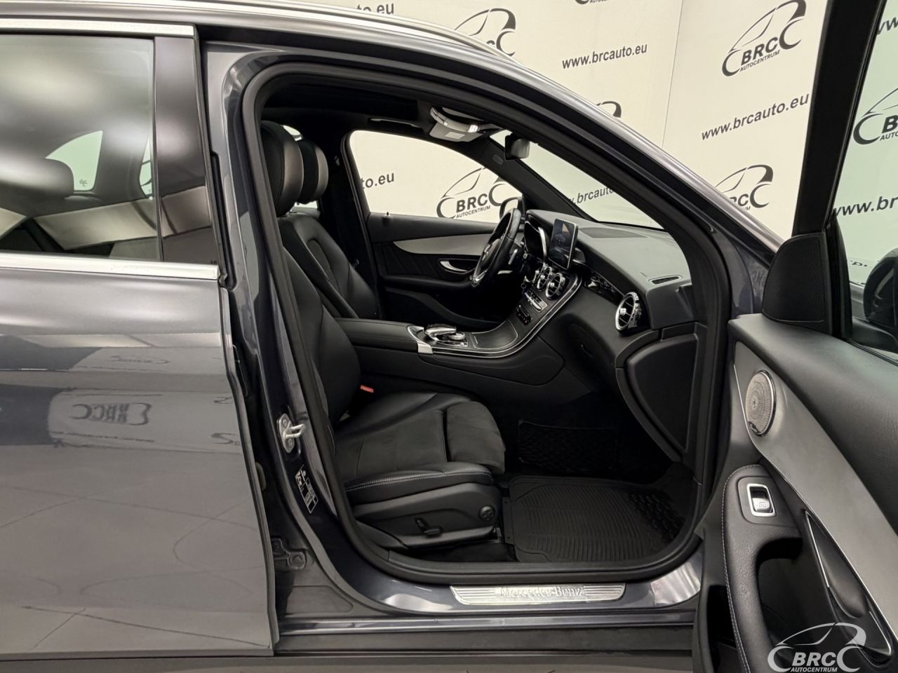 Mercedes-Benz GLC220 | 3