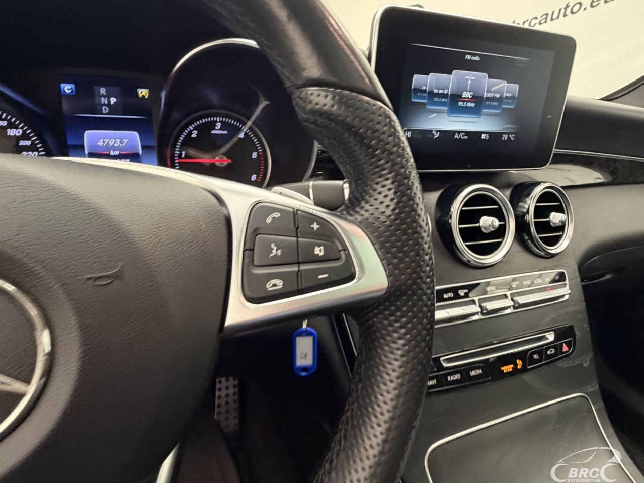 Mercedes-Benz GLC220 | 28