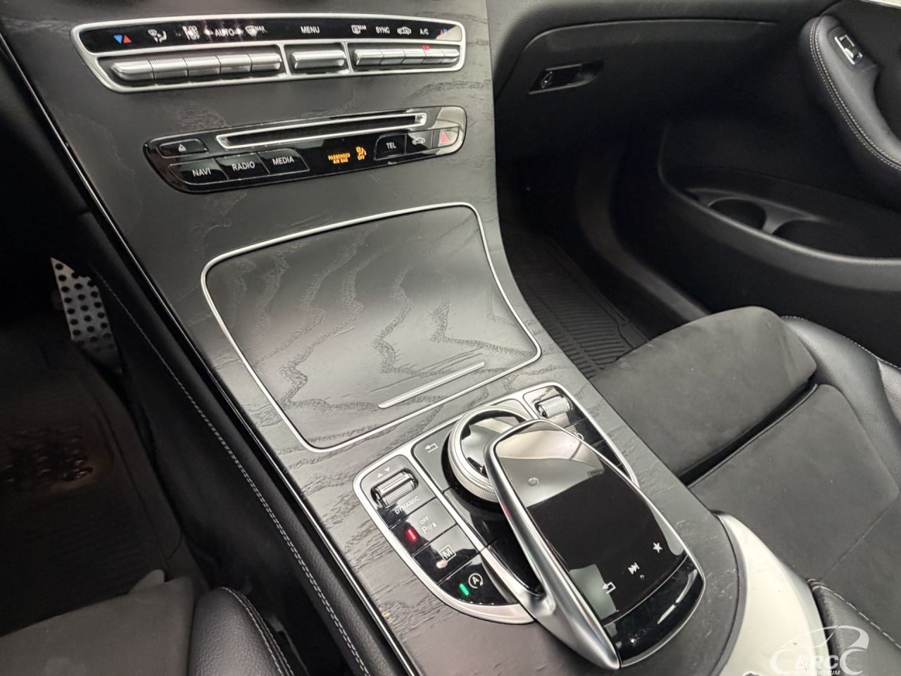Mercedes-Benz GLC220 | 25