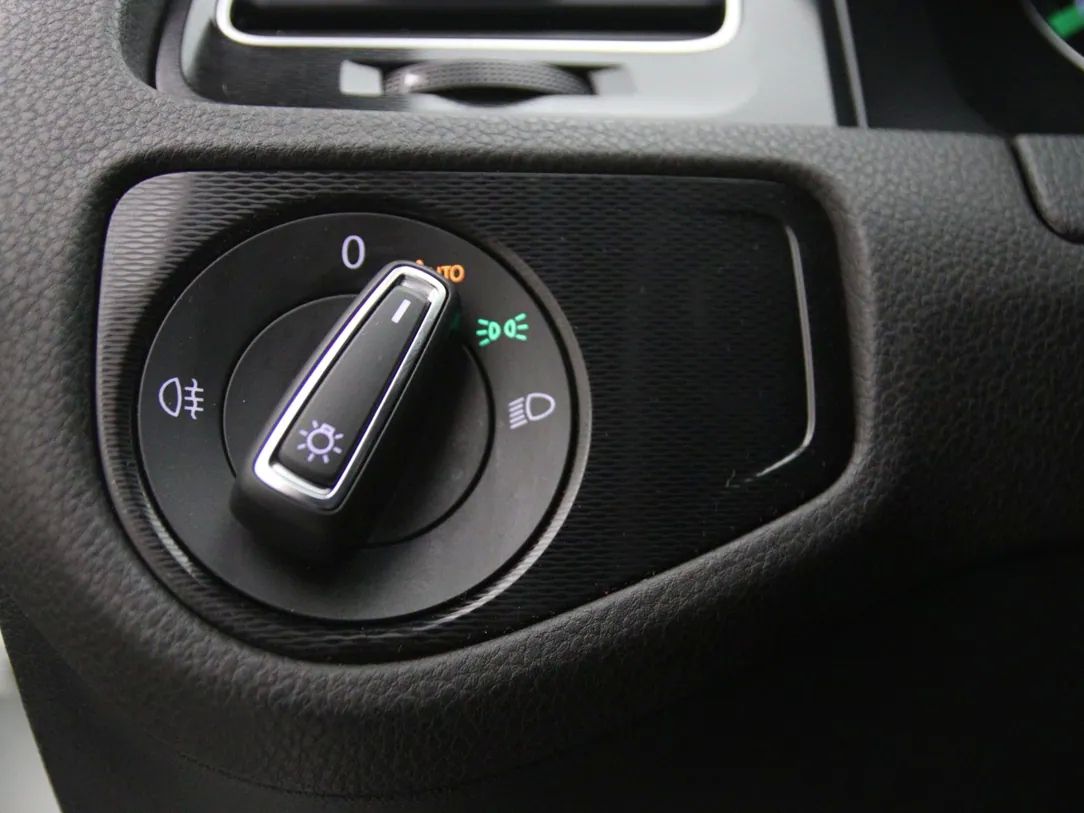 Volkswagen Golf | 25