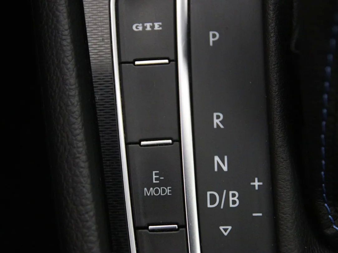 Volkswagen Golf | 28