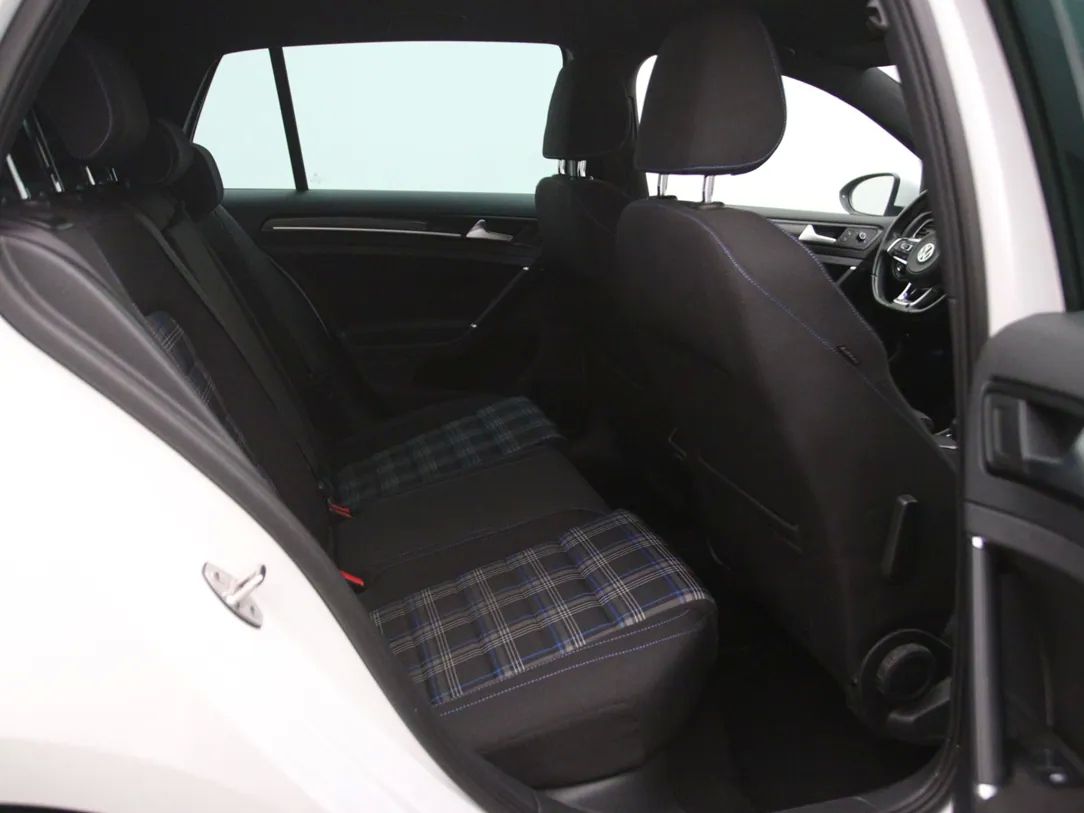 Volkswagen Golf | 13